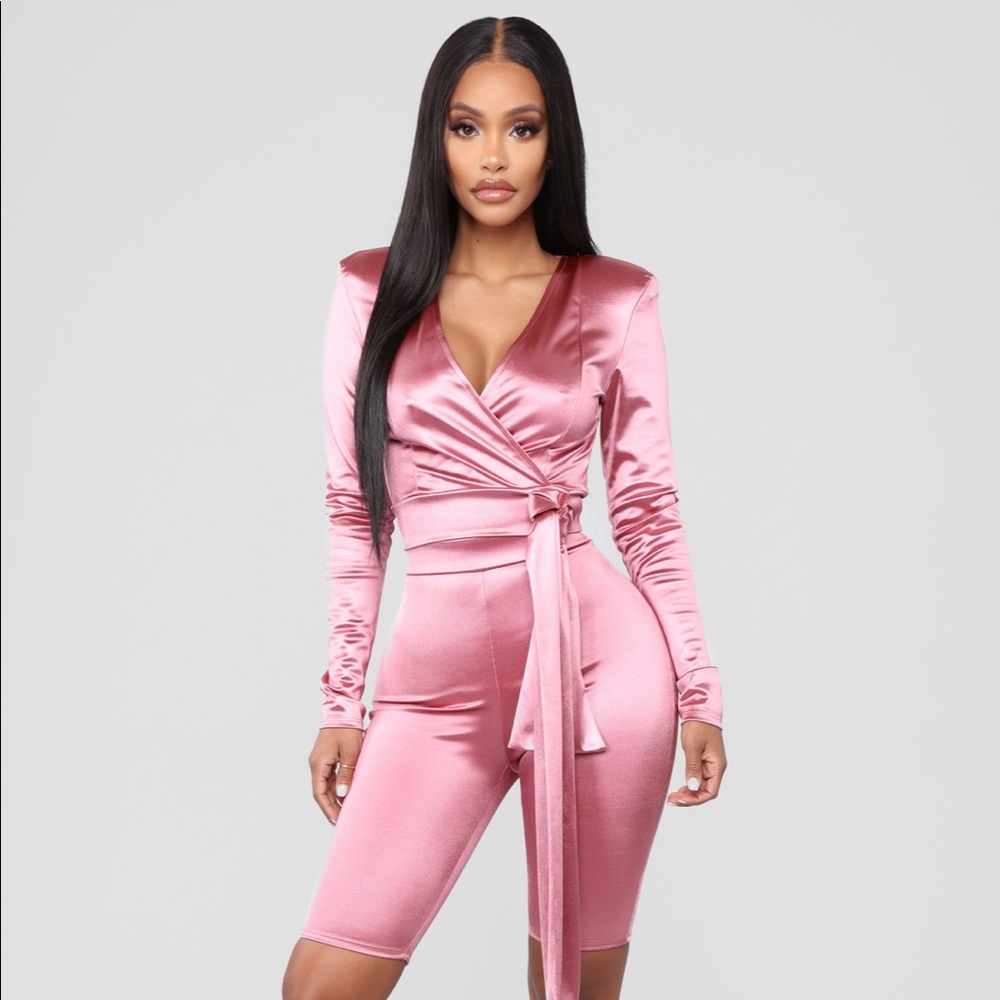 Fashion nova satin short set